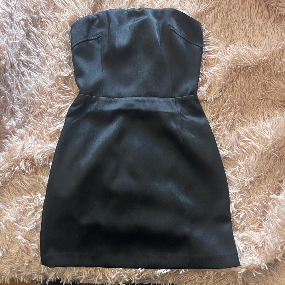 Elegant Black Strapless Dress